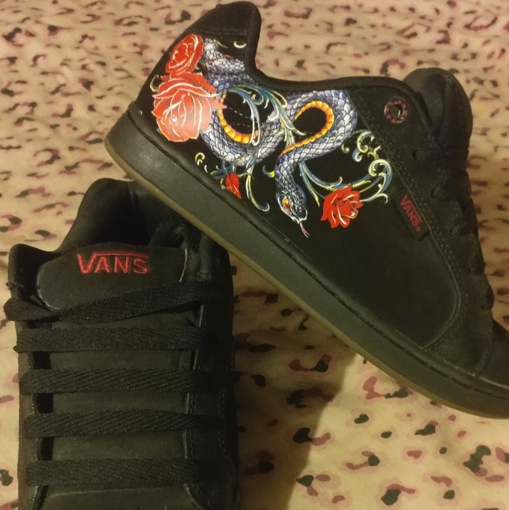 *SOLD*Vans Snake Decal Skate Shoes